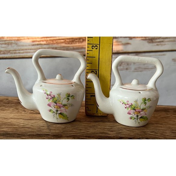 Rare Royal Stuart Bone China Tea Kettle Shaped Porcelain Salt & Pepper Shakers - Picture 8 of 8
